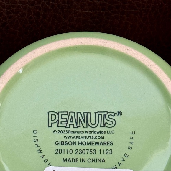 Happy Easter - Peanuts Gang with Easter Eggs Ceramic Mug - Picture 10 of 10